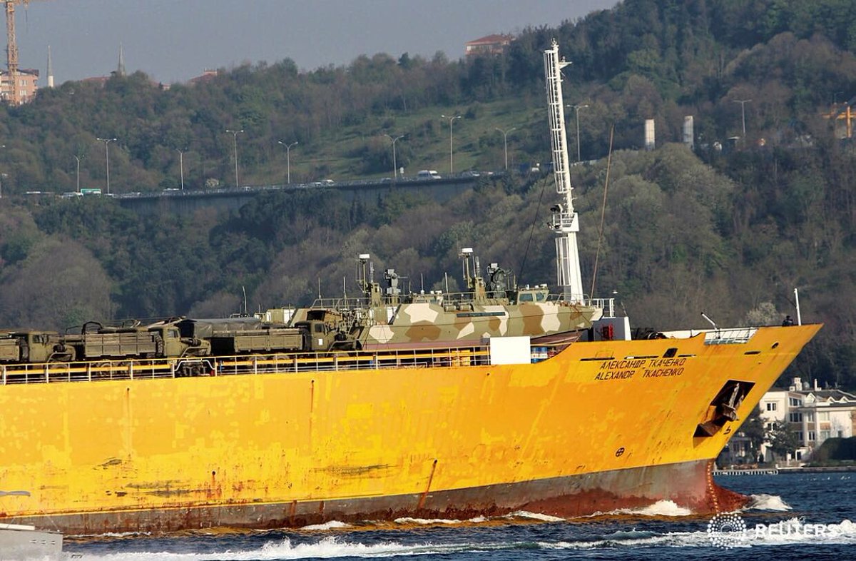 Βόσπορος: Ρωσικά πλοία πλέουν για Ταρτούς έμφορτα με πολεμικό υλικό