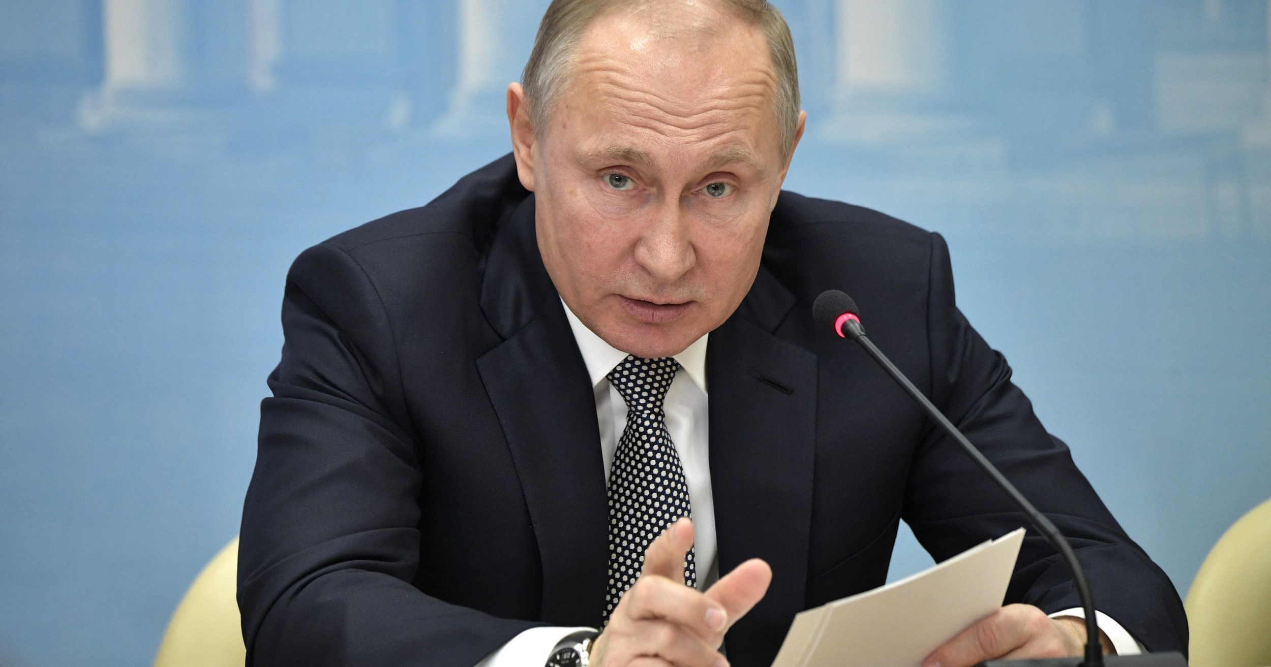 Οργισμένος Β. Πούτιν: «Σκηνοθετήσατε την επίθεση με χημικά για να βομβαρδίσετε τη Συρία»