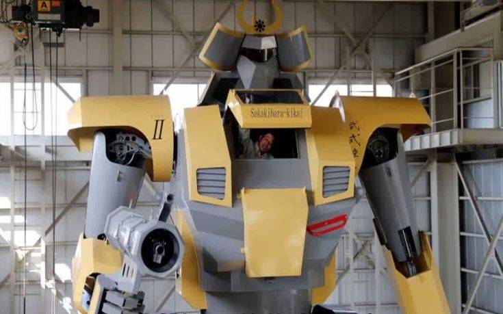 Δέος από το γιγαντιαίο ρομπότ Mononofu με ύψος 8,5 μέτρα και βάρος επτά τόνους
