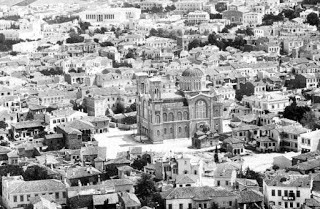 Γνωρίζετε γιατί η Μητρόπολη Αθηνών χτίστηκε στην Πλάκα;