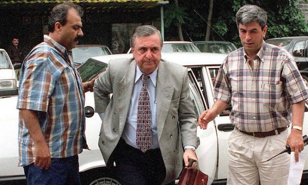 Κωνσταντινούπολη: Δολοφονήθηκε πρώην υπουργός Άμυνας της Τουρκίας