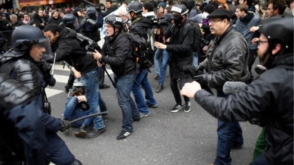 Γαλλία: Έντονες συγκρούσεις στο Παρίσι στη διάρκεια της πορείας των συνδικάτων! (βίντεο)