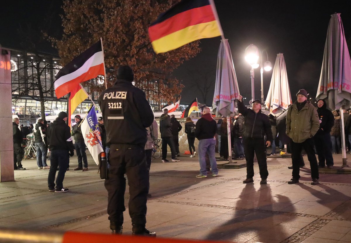Στην αστυνομία ένας εκ των δραστών της αντισημιτικής επίθεσης στη Γερμανία