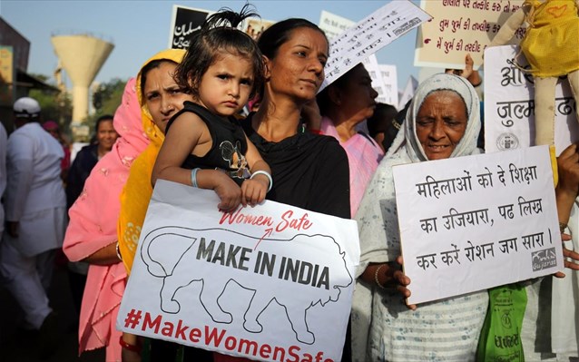 Ινδία: Υπό εξέταση η επιβολή θανατικής ποινής σε βιαστές παιδιών