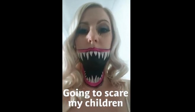 Επική φάρσα: Μητέρα τρομάζει τις κόρες της (βίντεο)