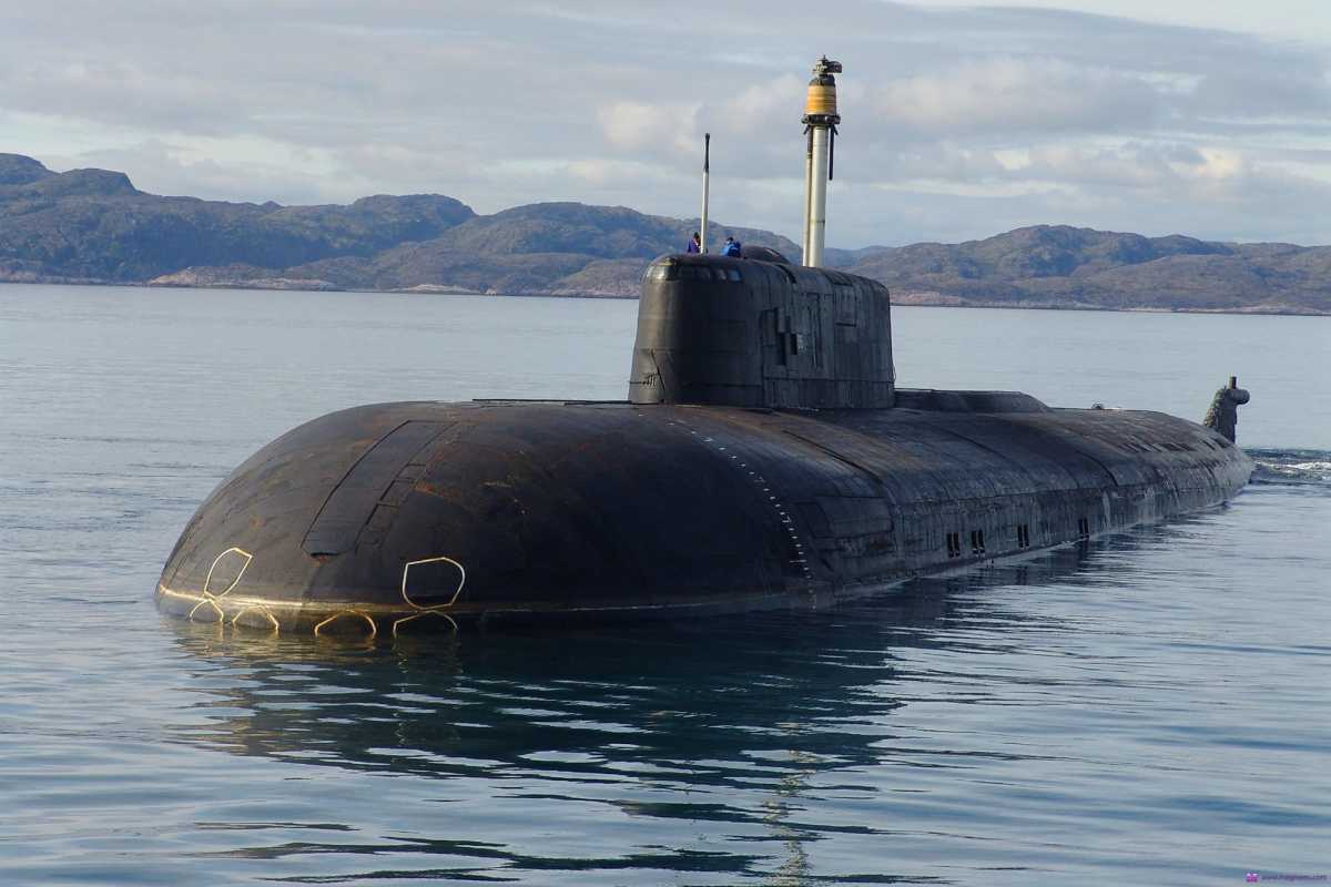 Οι θεωρίες συνωμοσίας για τη βύθιση του ρωσικού πυρηνικού υποβρυχίου K-141 “Κουρσκ”