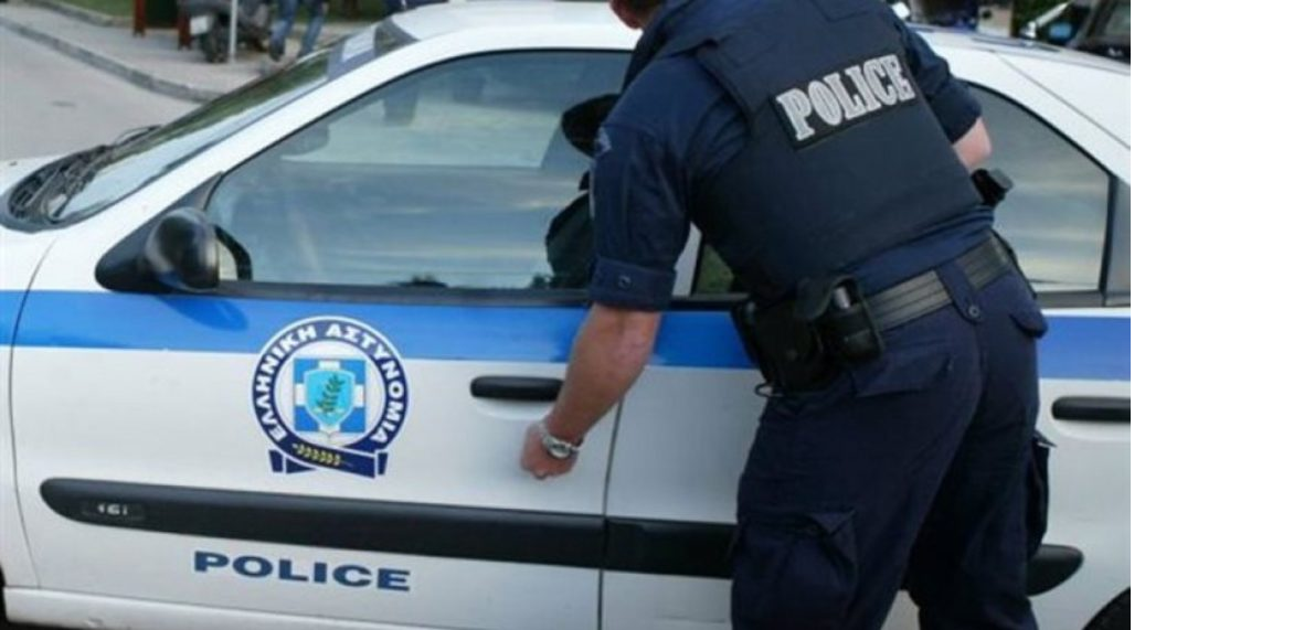 Αλεξάνδρεια Ημαθείας: Άρχισε να «βρέχει» χαρτονομίσματα- Πατέρας και γιος πέταξαν 250.000 ευρώ για να μην συλληφθούν