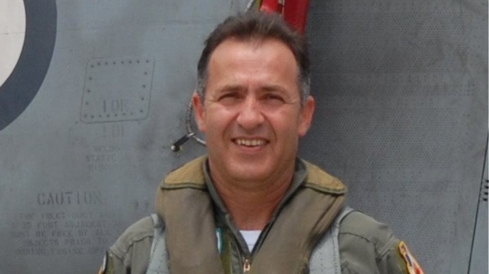 Θρήνος  στο τελευταίο αντίο του πιλότου της ΠΑ που σκοτώθηκε στην πτώση του Piper στη Φωκίδα