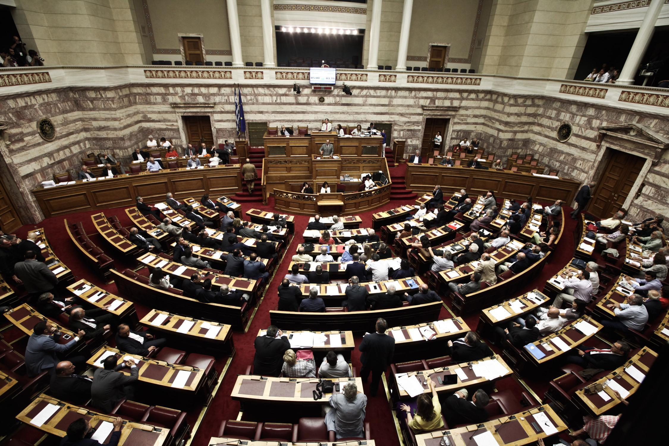 Βουλή: Εγκρίθηκε το νομοσχέδιο για τις λιγνιτικές μονάδες από την αρμόδια επιτροπή