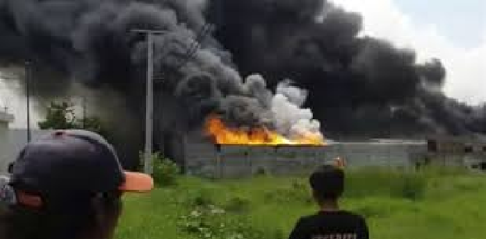 Ινδονησία: 10  νεκροί μετά την φωτιά σε παράνομη  πετρελαιοπηγή στην επαρχία Ατσέχ – Δεκάδες οι τραυματίες (βίντεο)