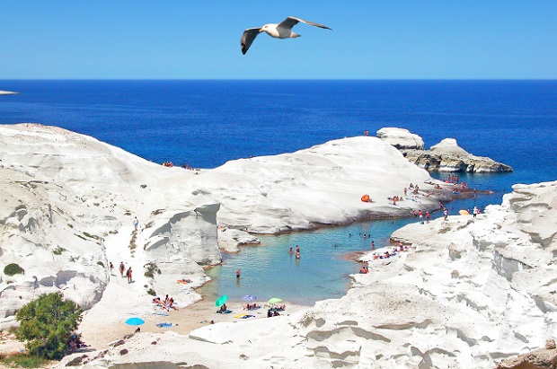 Η παραλία Σαρακήνικο είναι η ποίο φωτογραφισμένη παραλία στο Αιγαίο (φωτό)
