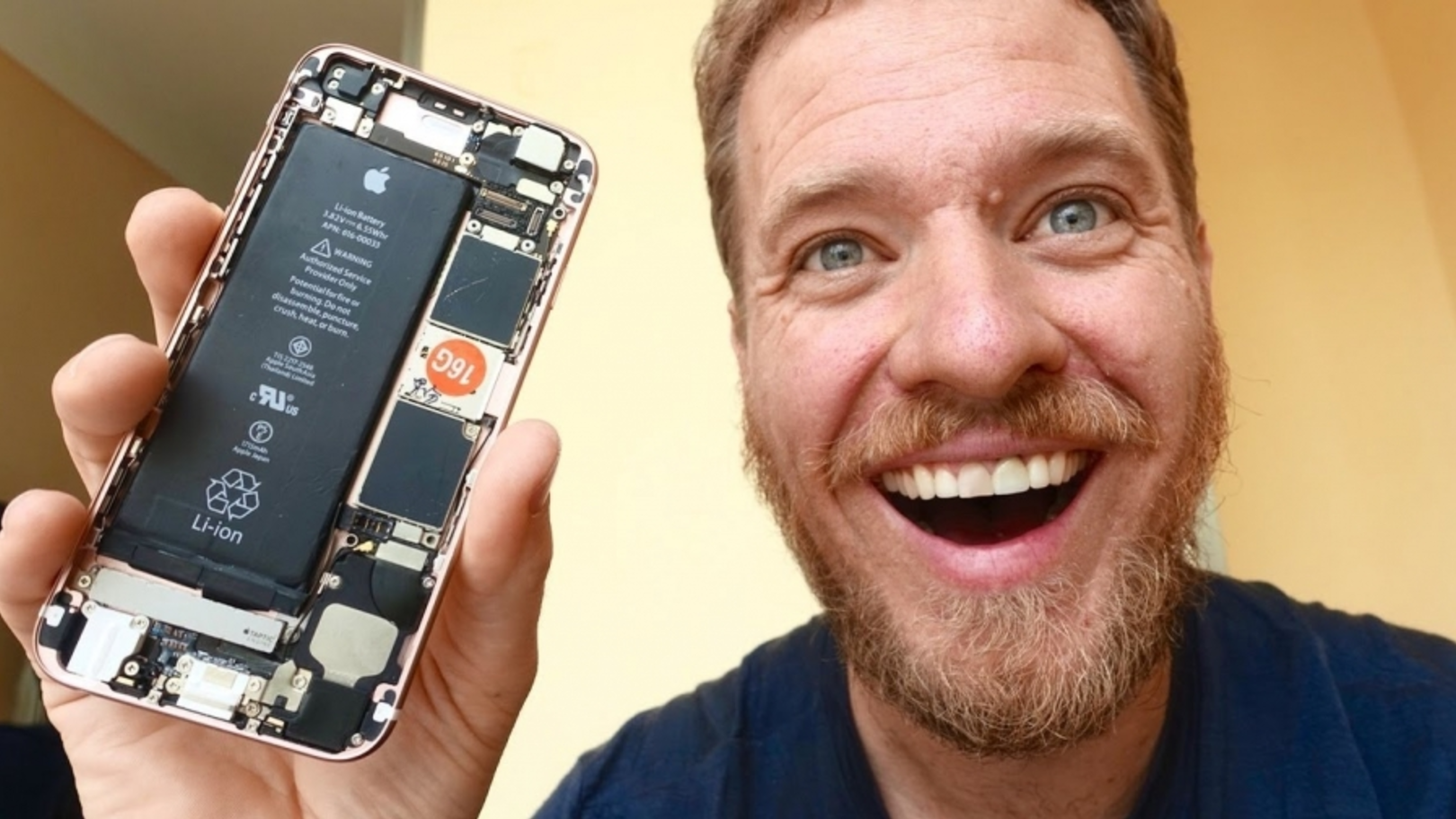 Δείτε πώς αυτός ο άνδρας κατάφερε να δημιουργήσει το δικό του iPhone (φωτό, βίντεο)