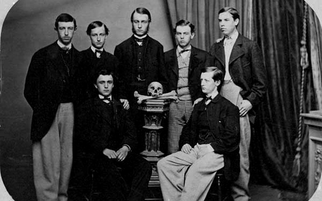 Perierga.gr - Οι μεγαλύτερες θεωρίες συνωμοσίας του κόσμου