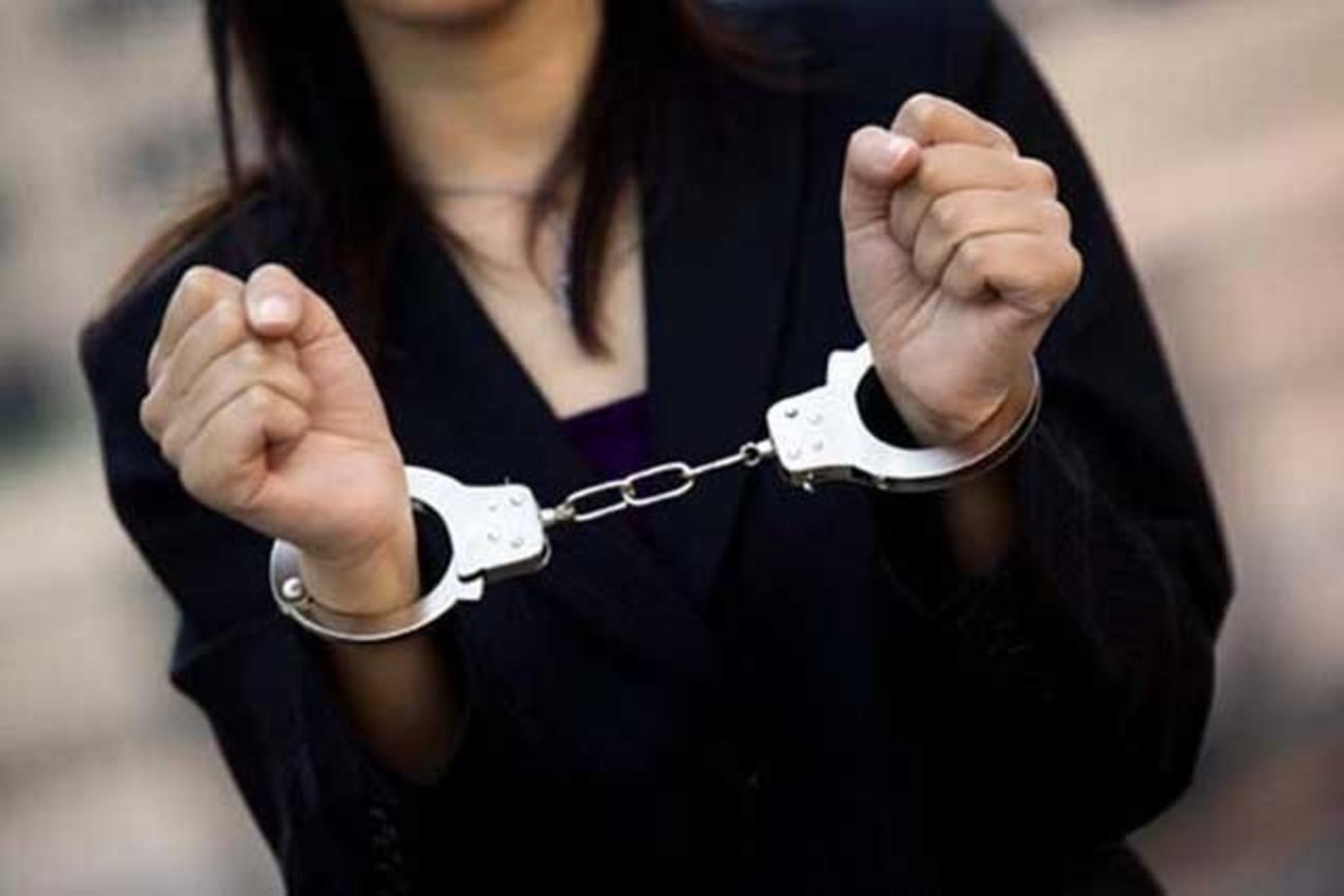 Θεσπρωτία: Σύλληψη 30χρονης για μεταφορά 27 κιλών χασίς σε βαλίτσες