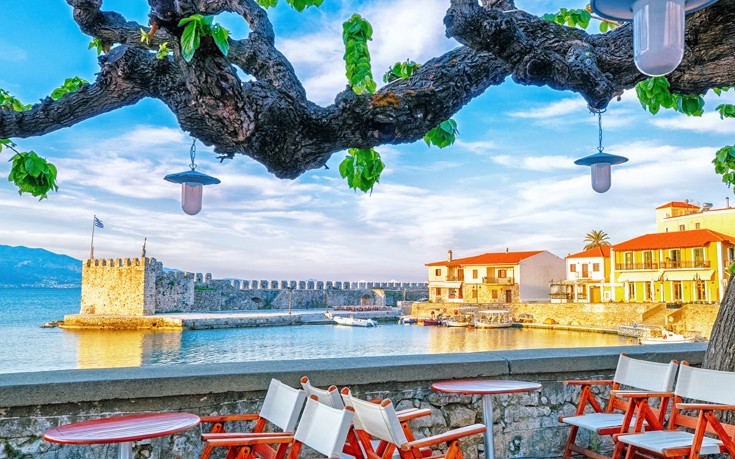 Αιτωλοακαρνανία: Η μαγευτική Ναύπακτος που κάνει τον χρόνο να σταματά (φωτό)