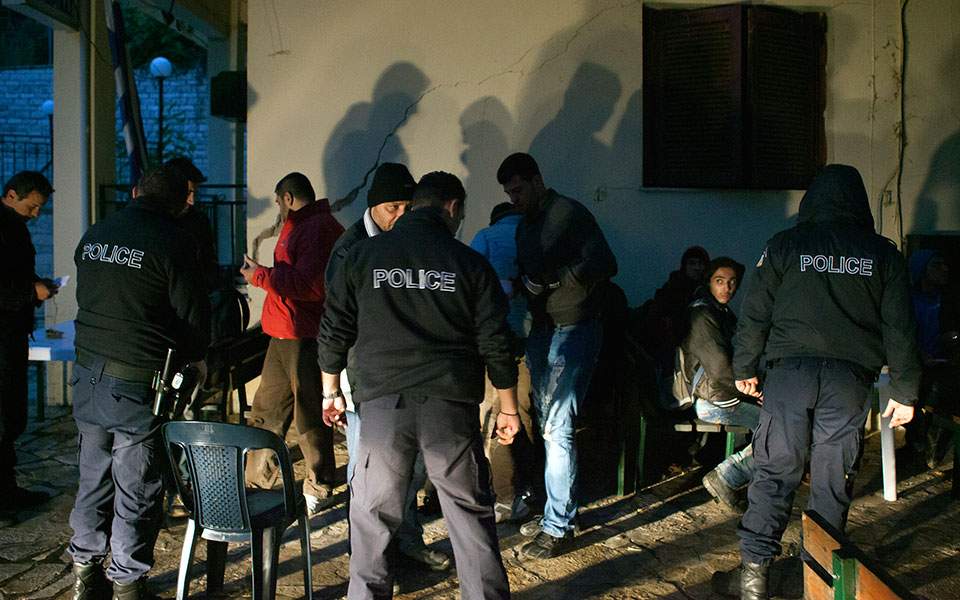 Ακόμη δύο συλλήψεις Αλβανών για αρπαγή ελληνικών βοτάνων