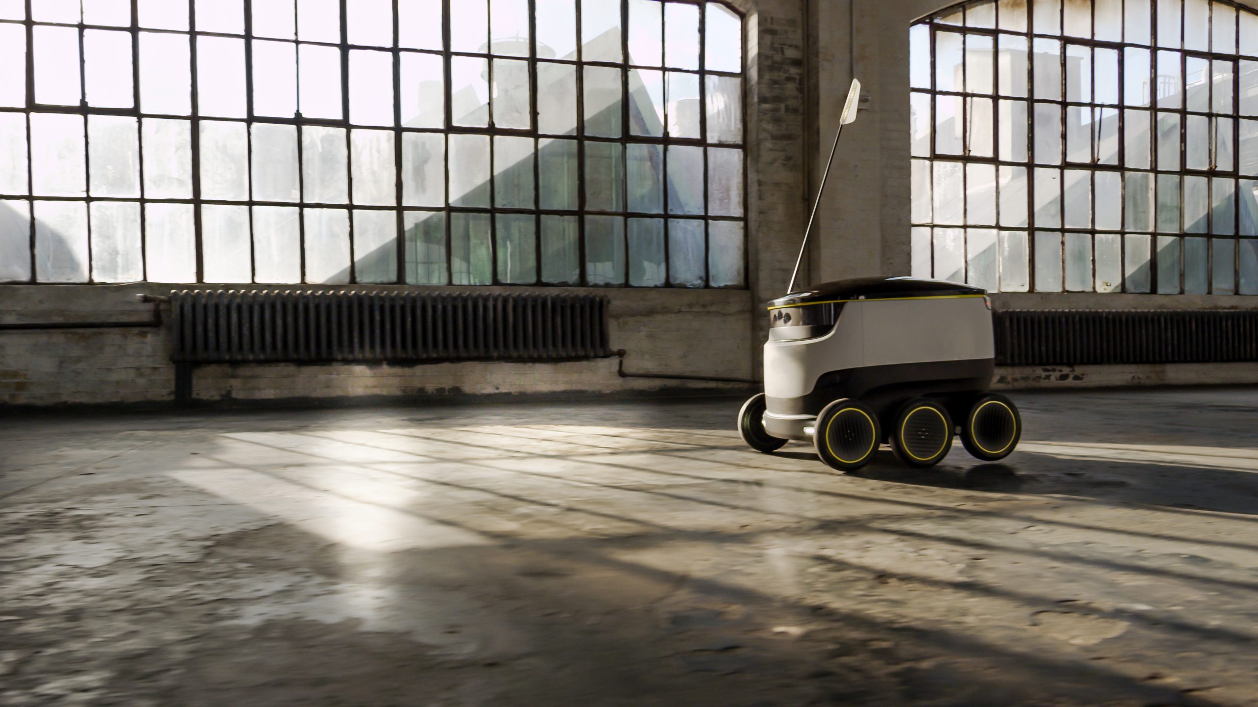 Τέλος οι «ντελιβεράδες»: Παραδόθηκαν τα πρώτα ρομπότ-ντελίβερι