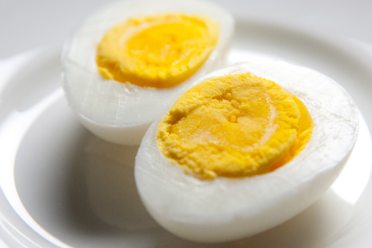 Αυγό: Μικρό αλλά θαυματουργό – Τα ωφέλη του για τον οργανισμό και οι θερμίδες