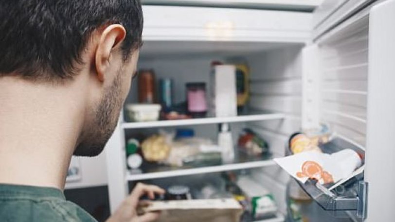 5 πράγματα που κάνουμε λάθος όταν βάζουμε τα πράγματα στο ψυγείο (βίντεο)