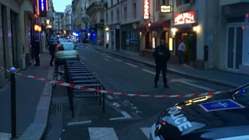 Γαλλία: Επίθεση με μαχαίρι εναντίον πολιτών στο κέντρο του Παρισιού – Νεκρός ο δράστης (βίντεο, φωτό)