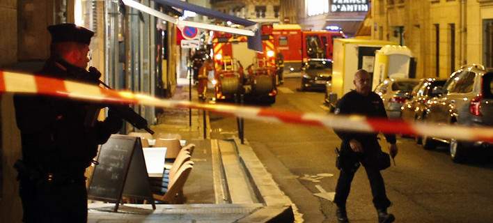 Παρίσι: Φώναζε «O Αλλάχ είναι μεγάλος» και έσφαζε κόσμο ο εξτρεμιστής μουσουλμάνος  – Μαρτυρίες που σοκάρουν