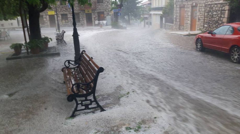 Νέα έκτακτα καιρικά φαινόμενα με καταιγίδες και χαλάζι στην δυτική Ελλάδα