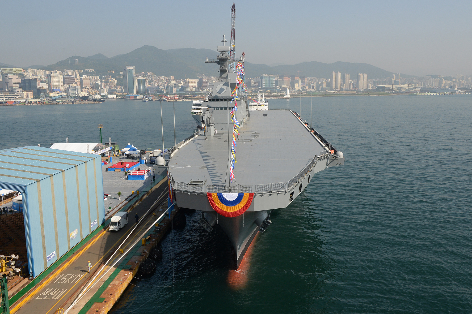 Νότια Κορέα: Καθέλκυσε το δεύτερο σκάφος αμφίβιων επιχειρήσεων