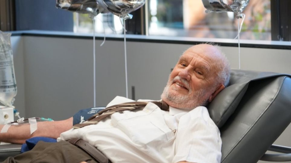 O «χρυσοχέρης» Τζέιμς Χάρισον: Δίνει αίμα στα 81 του και έχει σώσει 81 εκατ. βρέφη!