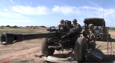 Το πανίσχυρο M119 Howitzer «δείχνει τα δόντια του»! (βίντεο)
