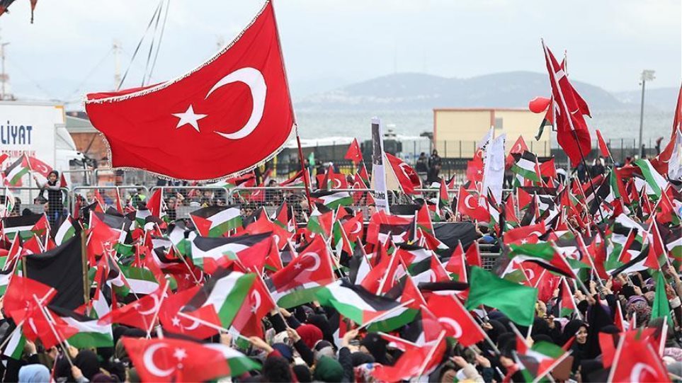 Λαοθάλασσα στους δρόμους της Κωνσταντινούπολης για συμπαράσταση προς τους Παλαιστίνιους