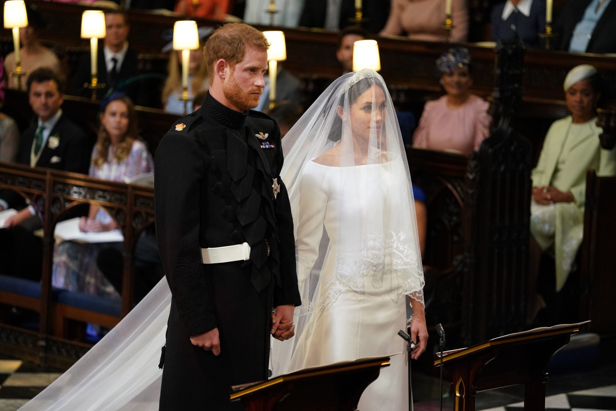 Ολοκληρώθηκε ο πριγκιπικός γάμος στην Βρετανία – Πρίγκιπας Χάρι και Μ.Μαρκλ είναι πλέον «ένα» – Δείτε φωτό
