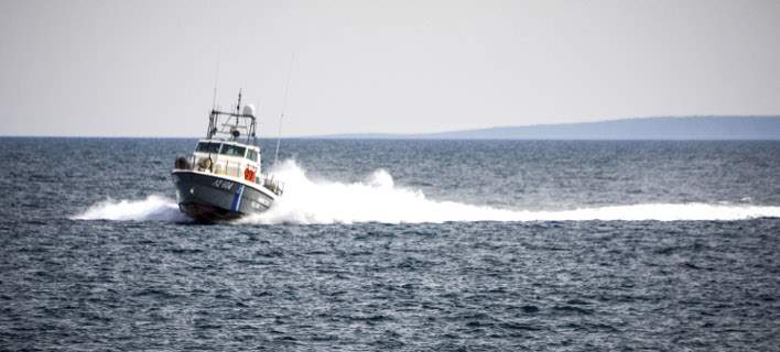 Σκάφος του ΛΣ μετέφερε στη Χίο 29 παράνομους μετανάστες