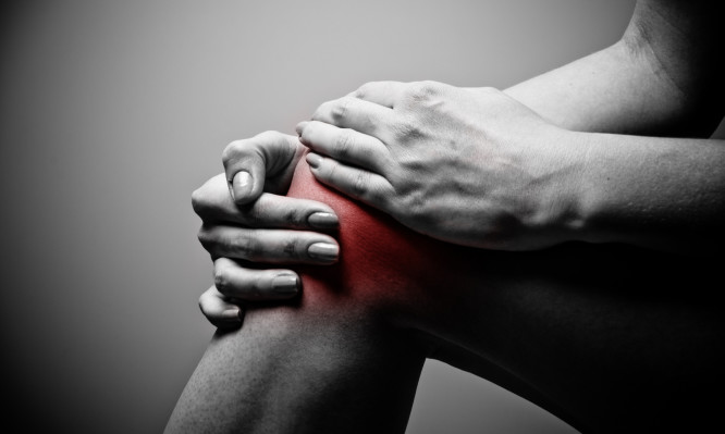 Πόνοι στα γόνατα: Όλες οι πιθανές αιτίες