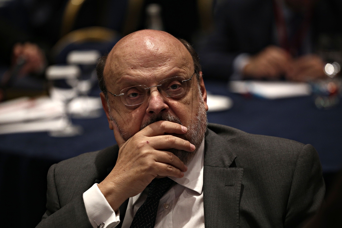 Ε.Αντώναρος: Ο «αντ’αυτού» του Κ.Καραμανλή «φωτογραφίζει» ξένες δυνάμεις πίσω από τις μεγάλες ταραχές του 2008