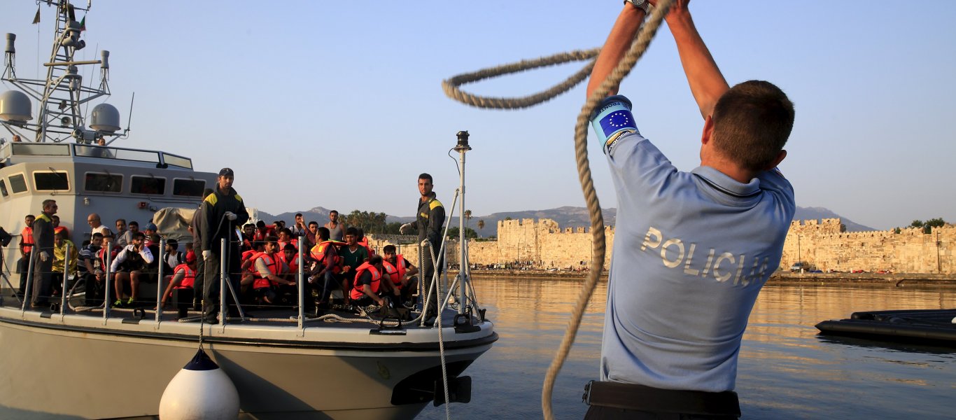 Σκάφος της FRONTEX μετέφερε 44 παράνομους μετανάστες στη Λέσβο