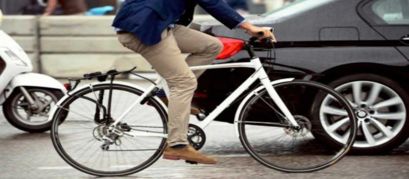 Έρευνα: Όσοι προτιμούν το ποδήλατο ή το περπάτημα για να πάνε στη δουλειά τους βοηθούν σημαντικά την υγεία τους