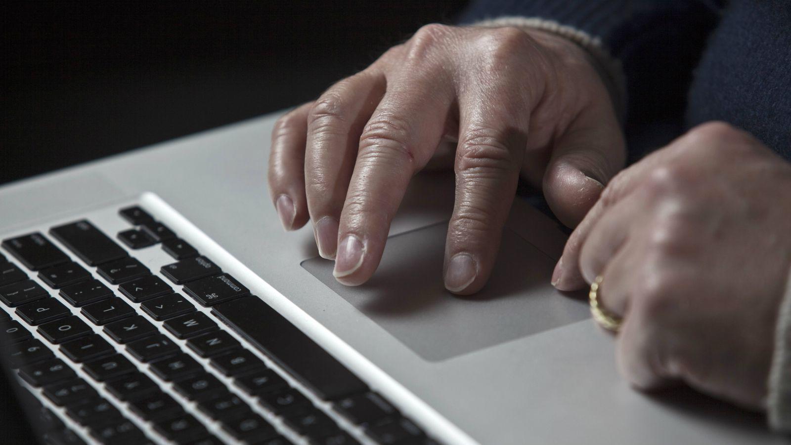 Λασίθι: Συνελήφθη 55χρονος πρώην αστυνομικός για πορνογραφία – Είχε υλικό στο σπίτι του με ανήλικη