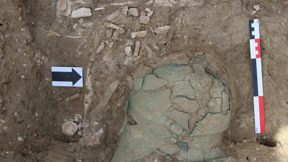 Ρωσία: Βρέθηκε αρχαία κορινθιακή περικεφαλαία σε ανασκαφές στη χερσόνησο Taman! (φωτό)