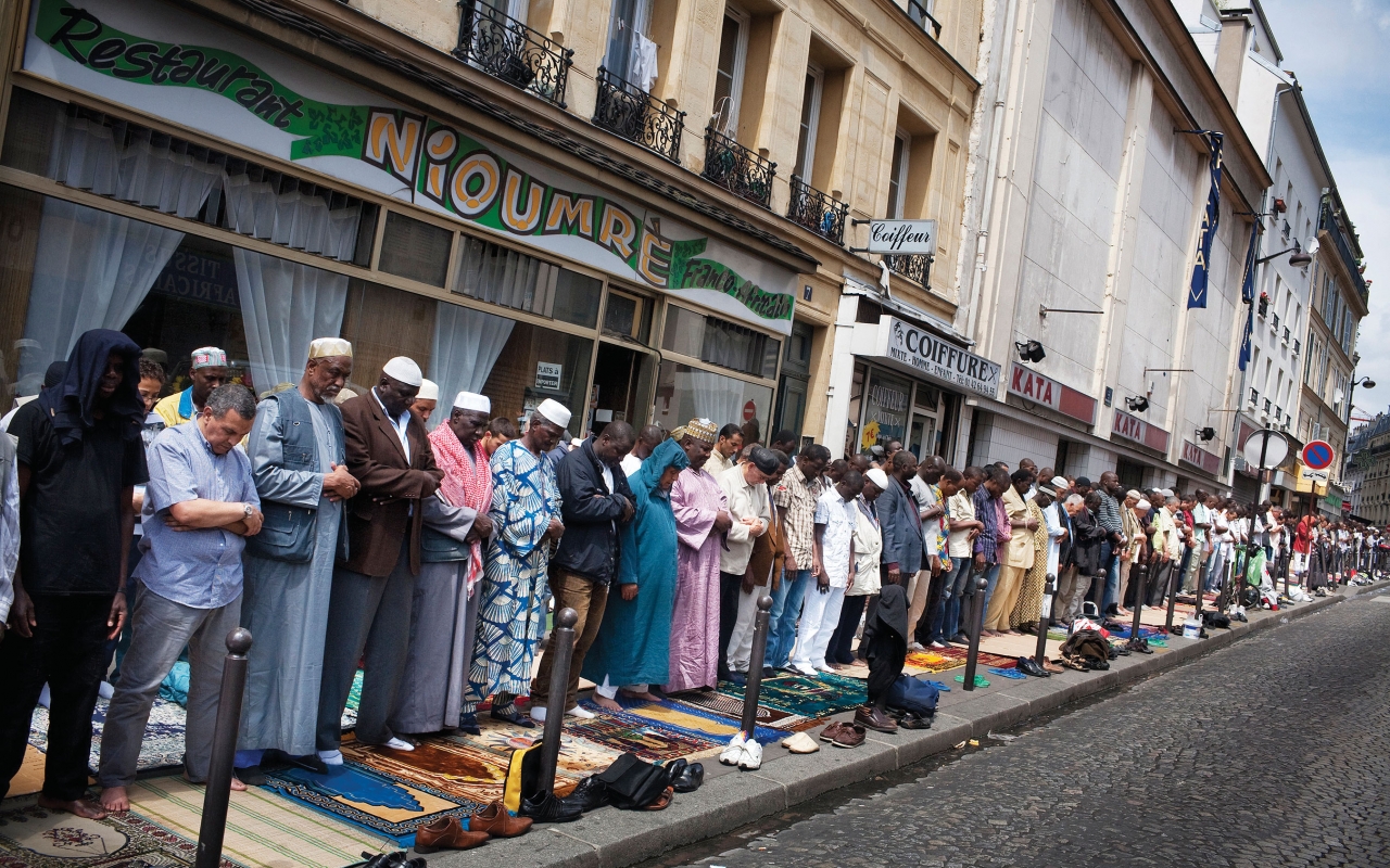 Το προάστιο του Παρισιού όπου οι γυναίκες απαγορεύεται να κυκλοφορούν στο δρόμο λόγω Ισλάμ