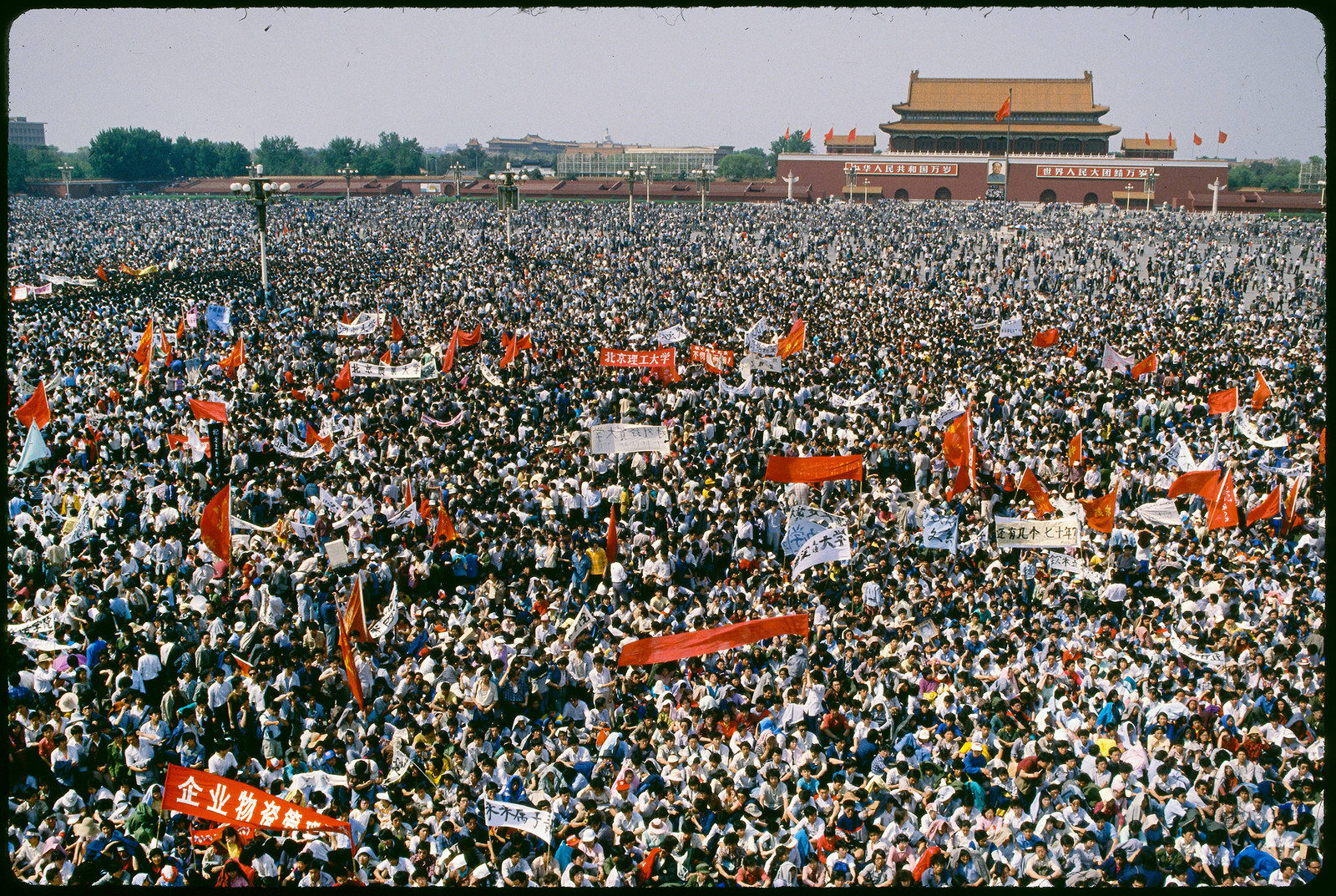 Σαν σήμερα η σφαγή των φοιτητών στην πλατεία Τιέν Αν Μεν το 1989 (βίντεο+φωτο)