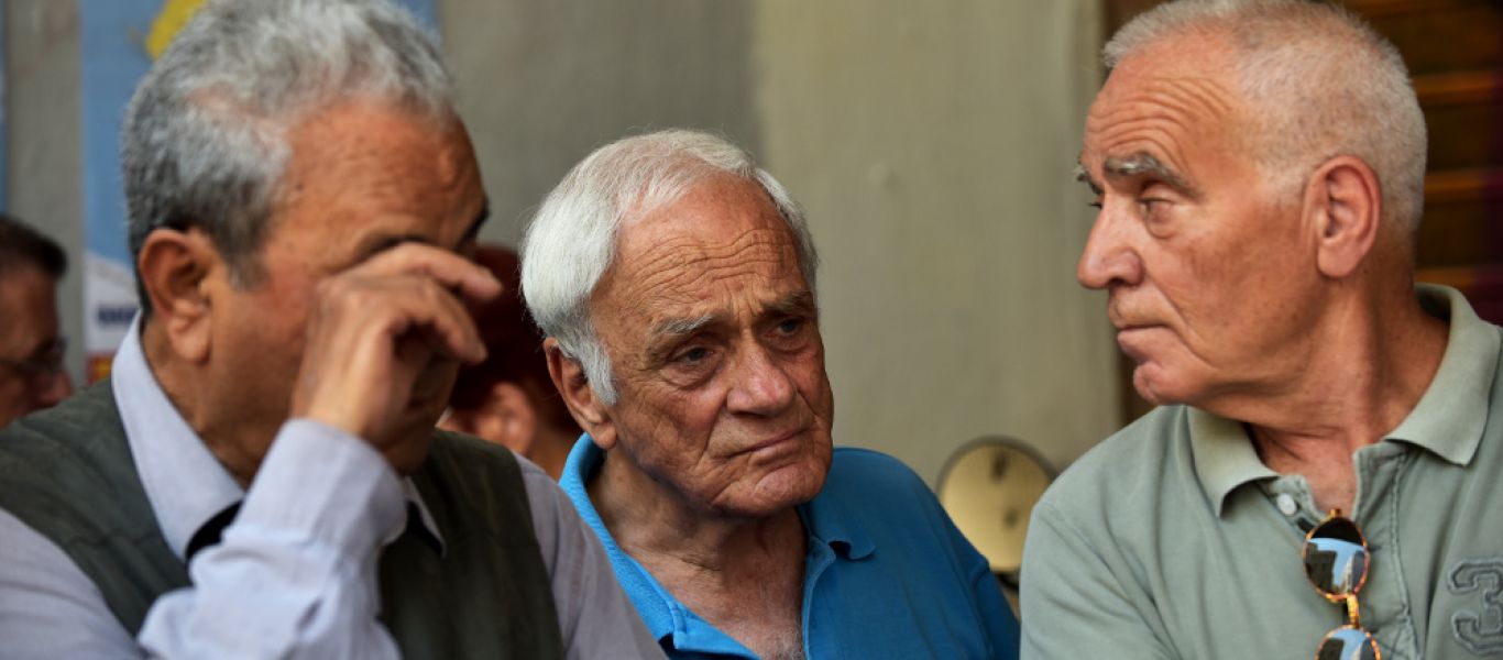 Έρχεται «φοροτσουνάμι»: Συμπληρωματικός φόρος 706 ευρώ – Δείτε τα νέα ποσά συντάξεων (φωτό)