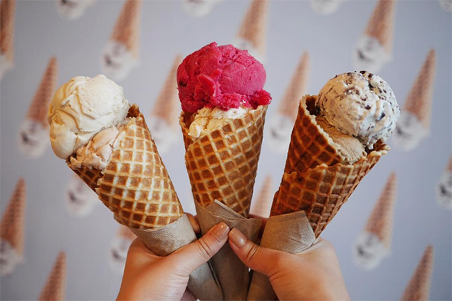 Επιστήμονας προτείνει να τρώμε παγωτό για πρωινό! – Που κάνει καλό (φωτό, βίντεο)