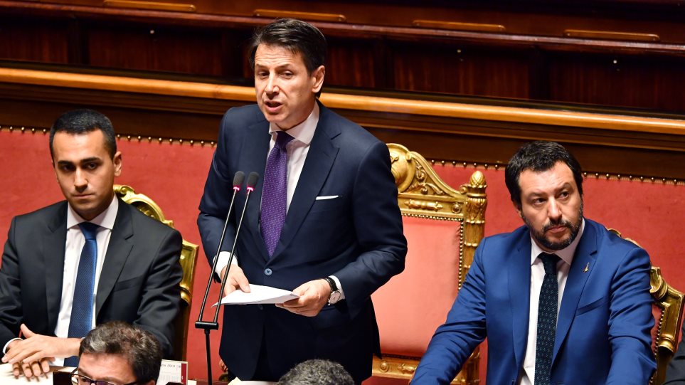 Le Monde: «Η νέα ιταλική κυβέρνηση θα συγκρουστεί με την ΕΕ – Δώστε λύση τώρα στο ελληνικό χρέος πριν να είναι αργά… »