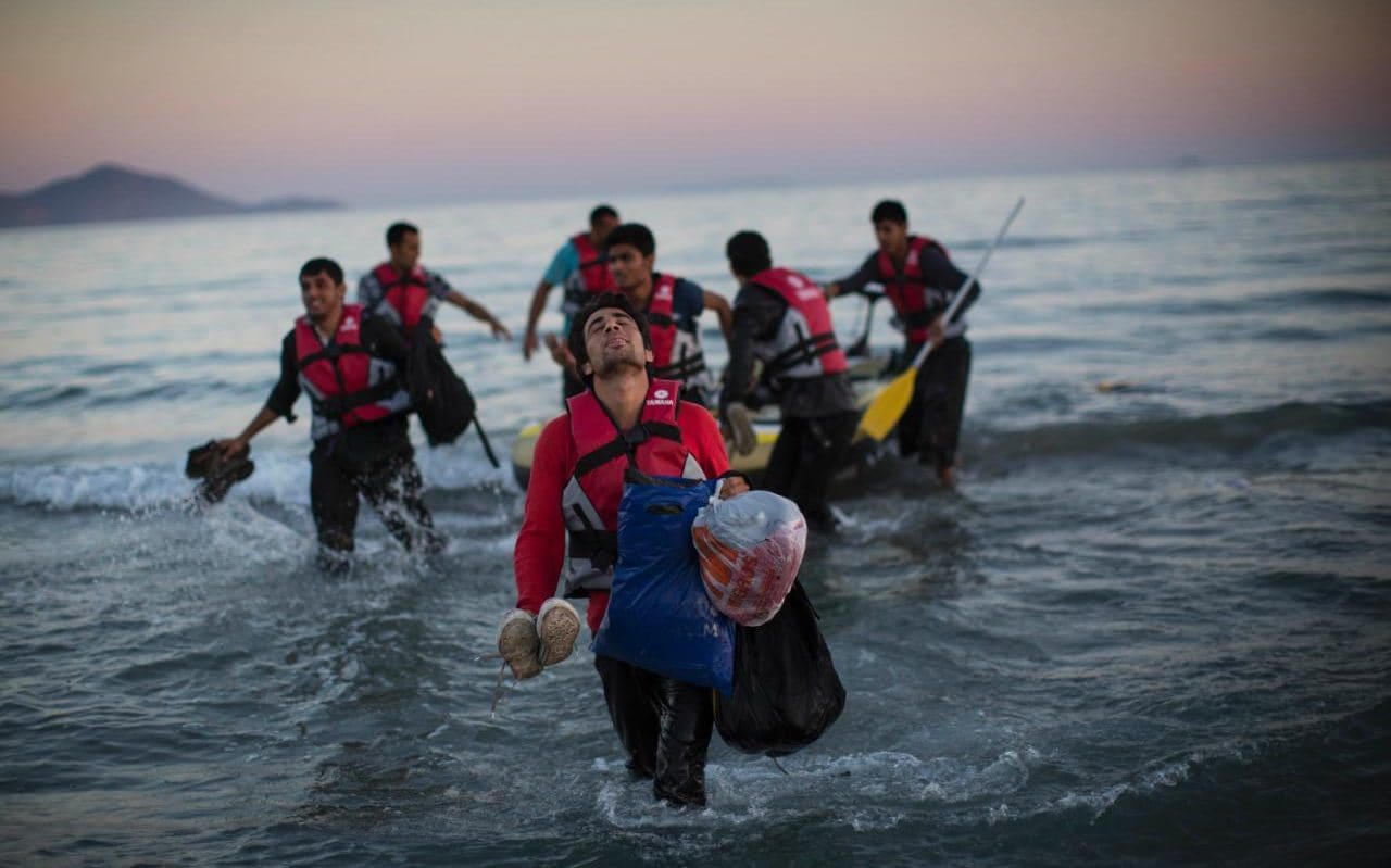 Ο Τούρκος υπ. Εσωτερικών απειλεί την Ελλάδα: «Θα σας “πνίξουμε” στους μετανάστες – Θα καταστρέψουμε τον τουρισμό σας»
