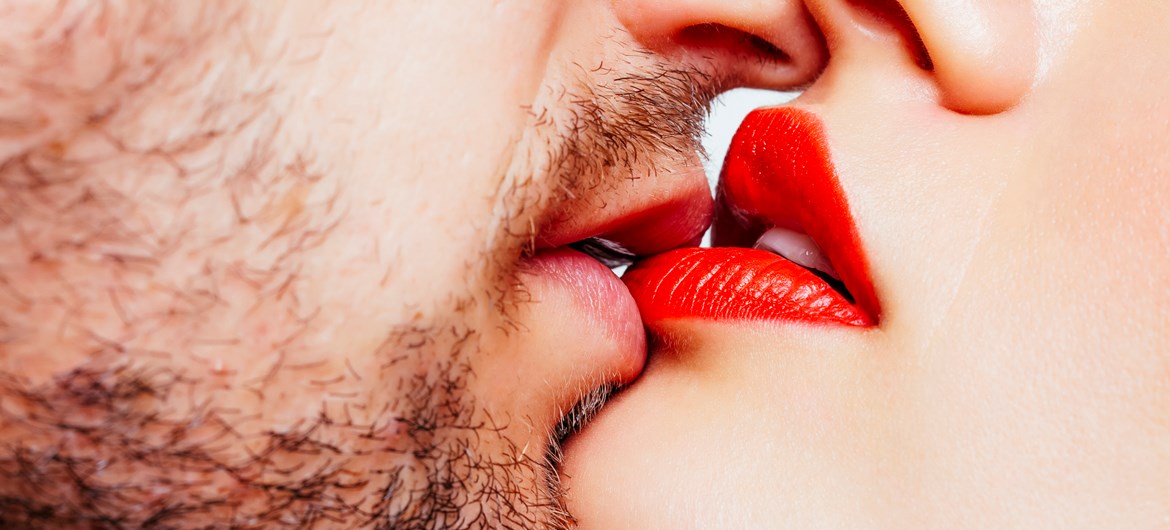 Έρευνα αποκαλύπτει το λόγο που τα μάτια είναι κλειστά κατά τη διάρκεια ενός φιλιού