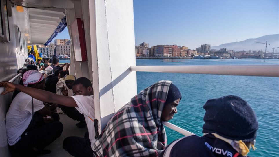 Σφοδρή σύγκρουση Ιταλίας-Μάλτας για το πλοίο με τους 600 μετανάστες