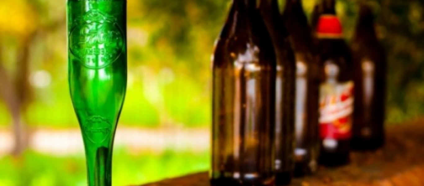 Έχετε αναρωτηθεί ποτέ γιατί τα μπουκάλια της μπύρας είναι μόνο πράσινα ή καφέ;