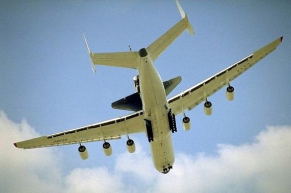 Perierga.gr - Το μεγαλύτερο αεροπλάνο στον κόσμο