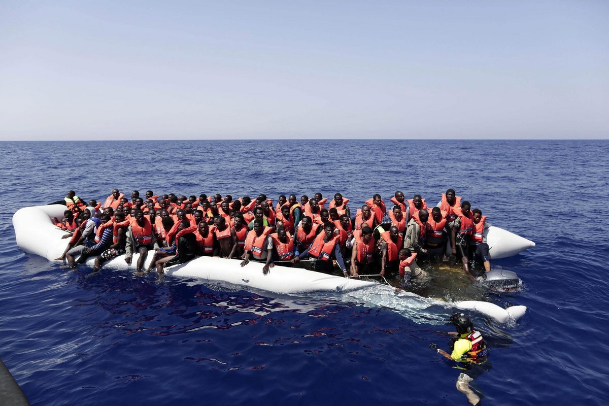Η ισπανική ακτοφυλακή διέσωσε 933 μετανάστες στην Μεσόγειο- Φιλομεταναστευτική πολιτική τηρεί ο νέος πρωθυπουργός