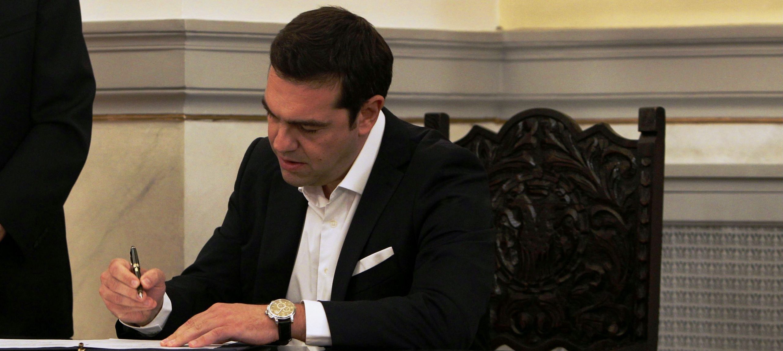 Την Κυριακή ο Τσίπρας παραδίδει την Μακεδονία στα Σκόπια – Μεταφέρουν αστυνομικές δυνάμεις από τη νότιο Ελλάδα